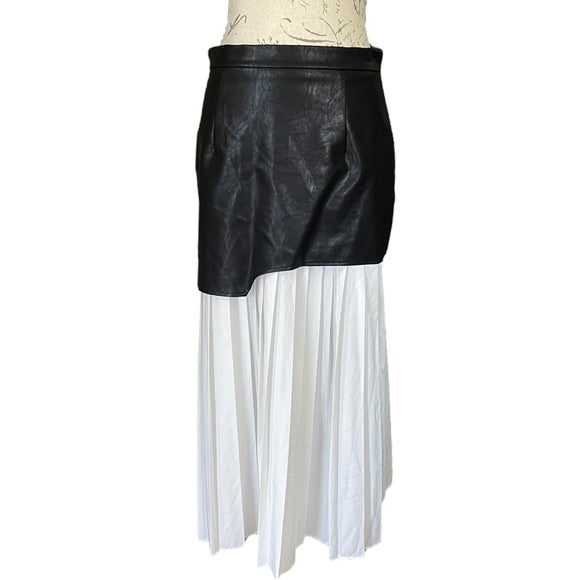 Micas Black Faux Leather White Pleated Layered Skirt Size Medium