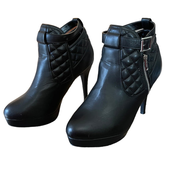 torrid-black-platform-quilted-heel-bootie-size-11-front