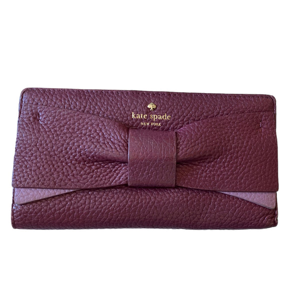 kate-spade-bifold-purple-snap-wallet-front-of-wallet