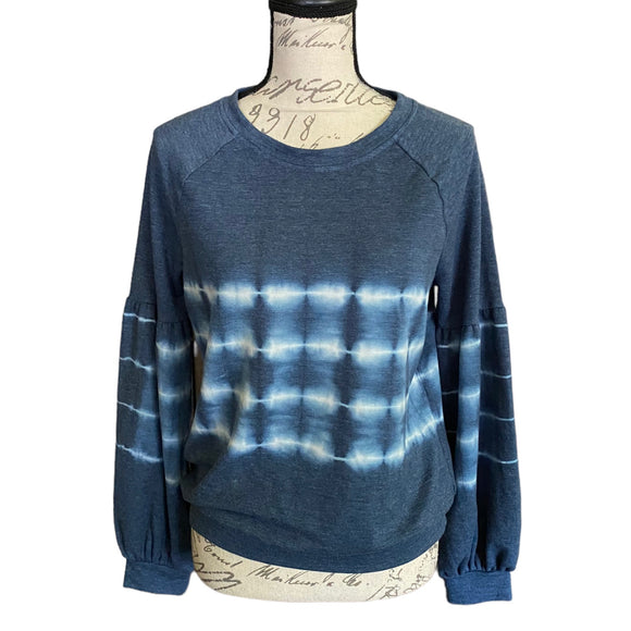 -knox-rose-blue-tie-dye-sweater-size-small-front-of-shirt