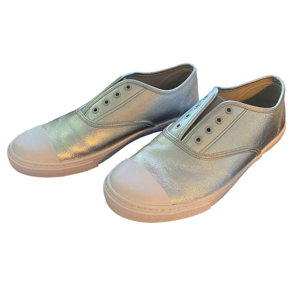 EUC Silver Airwalk Slip On Shoes Size 9